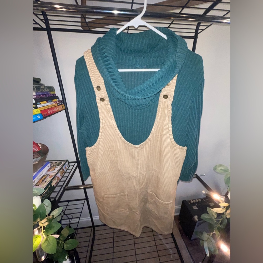 Feel swoop neck/ corduroy jumper